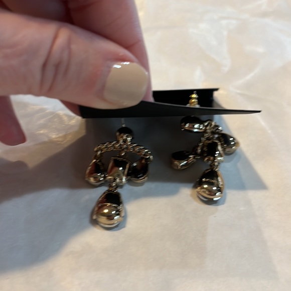 NEW Givenchy
Crystal Small Chandelier Earrings In Greige - Picture 7 of 7